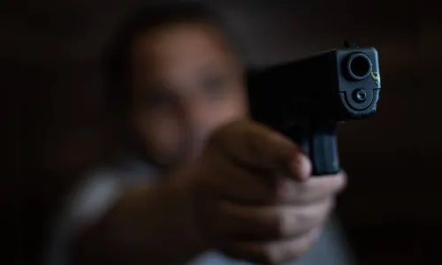 Ladrões roubam caminhonete e pedem resgate à vítima