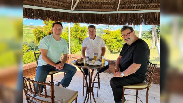 Imagem ilustrativa da notícia Prefeito Sérgio Onofre comemora