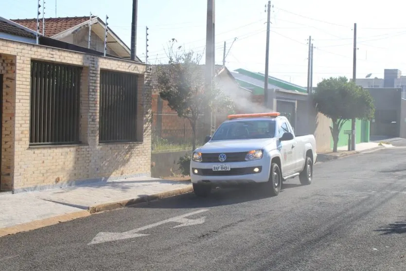 Arapongas recebe carro fumacê em combate à dengue