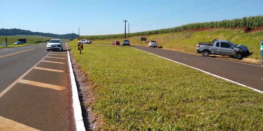 Colisão entre veículos na PR-170 deixa dois feridos