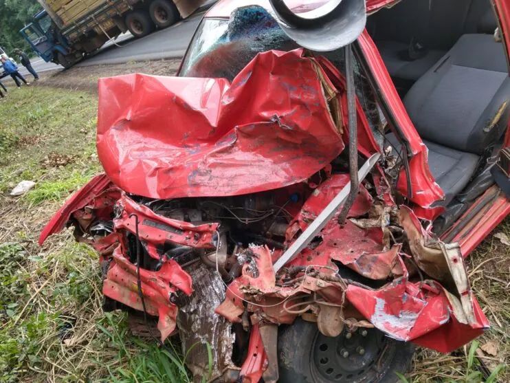 Grave acidente é registrado em Bom Sucesso e deixa feridos