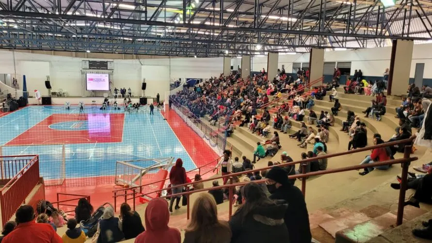 Muita gente foi ver ao vivo o sorteio das casas, neste domingo (22) no Lagoão