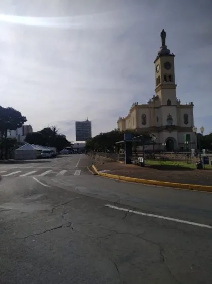 O entorno da Praça Rui Barbosa, de Apucarana, já está fechado para a realização das atividades