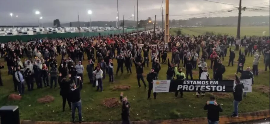 São José dos Pinhais: Metalúrgicos da Renault iniciam greve