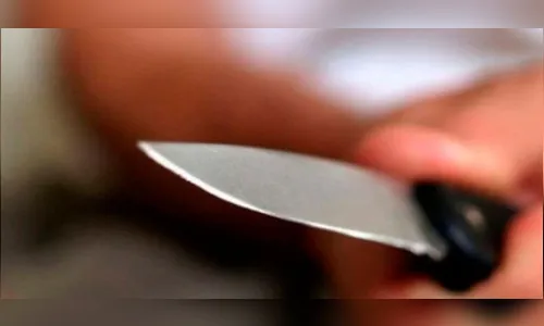 Adolescente é esfaqueado enquanto saía de colégio na região