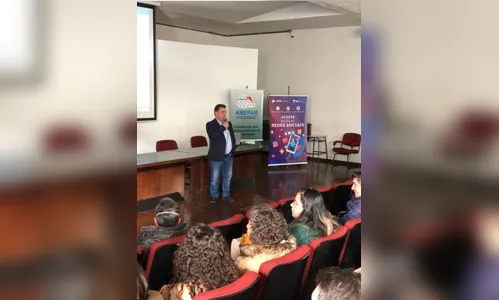 Amepar participa de curso para compras de medicamentos