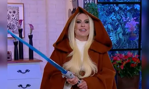 Ana Maria Braga surge vestida de Jedi e diverte fãs