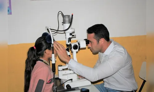 Arapongas promove consultas oftalmológicas nas escolas