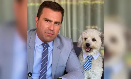 Bocardi exibe seu cachorro com gravatinha na Globo e encanta