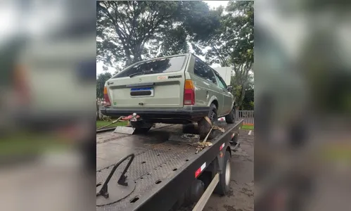 Carro furtado é recuperado pela Polícia Militar em Apucarana