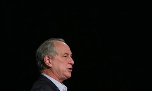 Ciro positiva para Covid e paralisa campanha presidencial