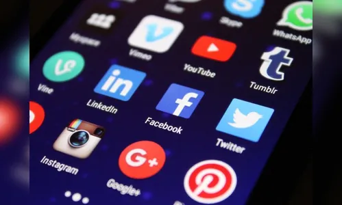 Compra do Twitter está suspensa, diz Elon Musk