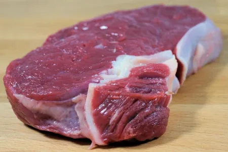 Empregada é presa por furtar carne, sabão e inseticida