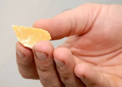 Foram encontradas porções de crack e cocaína escondidas em uma meia de criança