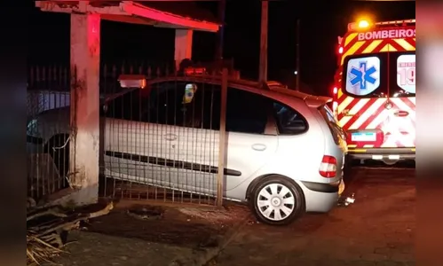 Idosa confunde pedais de carro e mata a filha atropelada