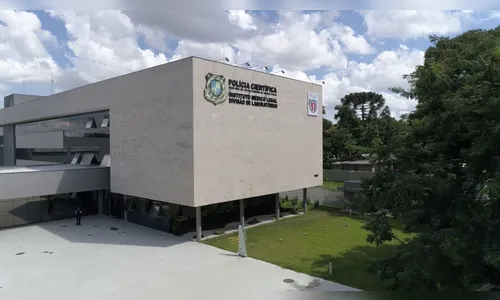 Gerente de loja morre dentro do carro, com corte no pescoço