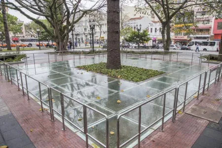 Imagem Ilustrativa, praça Tiradentes, em Curitiba