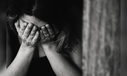 Homem mantém ex-mulher e filhos presos em barracão