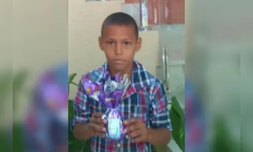 Menino morre eletrocutado ao tentar abrir porta de geladeira