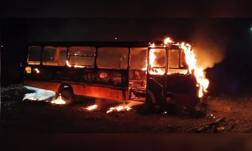 Mais um veículo é incendiado em Ariranha do Ivaí