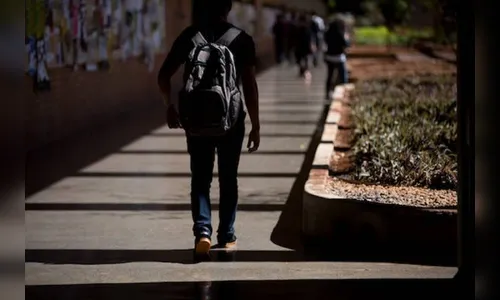PEC sobre mensalidade em universidades públicas sai da pauta