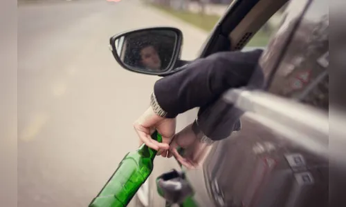 PM flagra motorista na contramão; ele estava embriagado