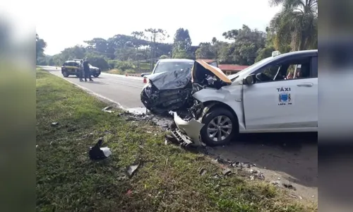 PR: Passageira de táxi que ia a aeroporto morre em acidente