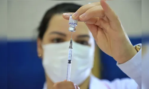 PR pretende aplicar 4ª dose em pessoas com menos de 60 anos