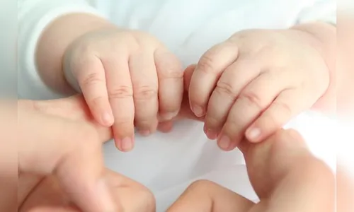 Pai é detido suspeito de agredir bebê de 4 meses