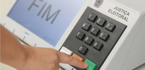 Pesquisa: Lula tem 44% das intenções de voto, Bolsonaro 31%