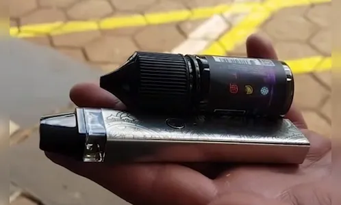 Por usar cigarro eletrônico, aluno é encaminhado à delegacia