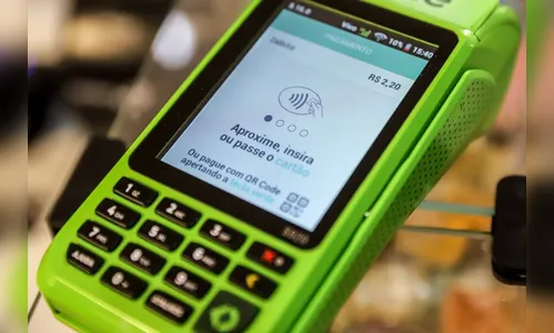 Procon alerta consumidores para o golpe do cartão trocado