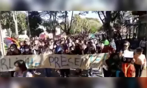 Protesto contra o racismo é realizado na UEL nesta quinta