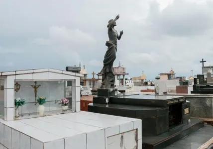 Vigilância armada "zera" furtos em cemitérios de Apucarana