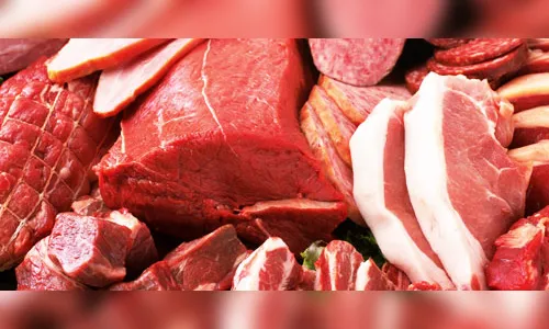 Ladrões levam todo estoque de carne de restaurante