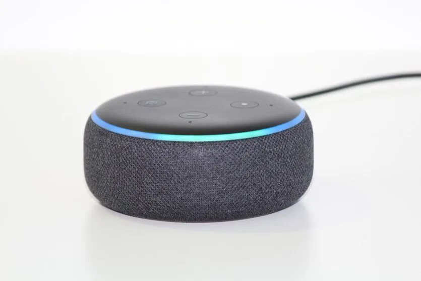 Amazon anunciou que está desenvolvendo uma tecnologia que permitirá que seu assistente digital, Alexa, imite a voz de qualquer pessoa