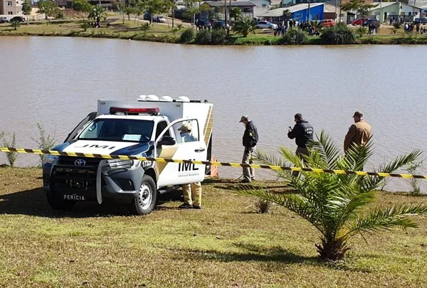 Foram encontrados pertences na roupa, conforme a Polícia Civil, como celular, caneta e moedas