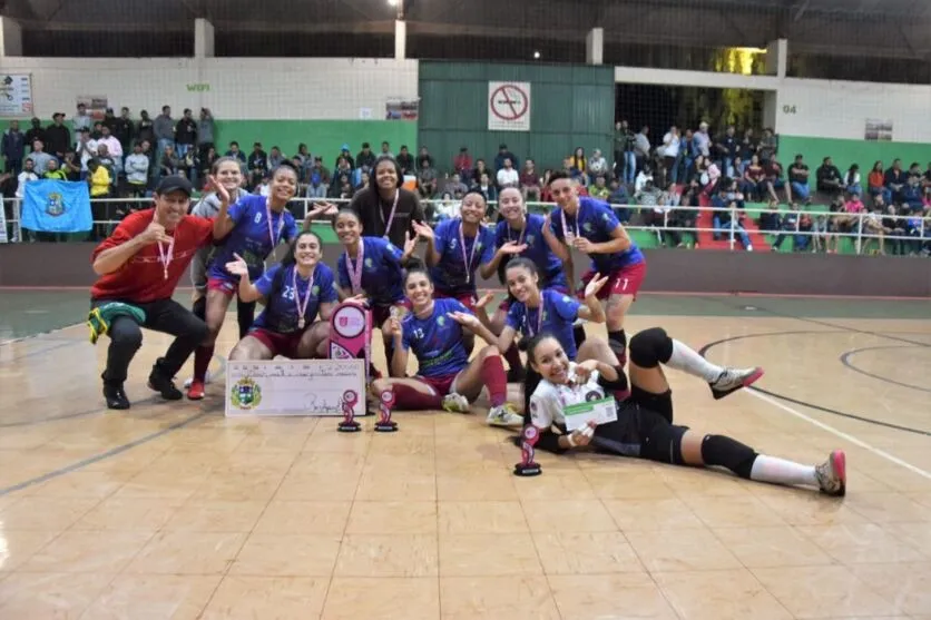 Futsal feminino de Apucarana conquista título regional