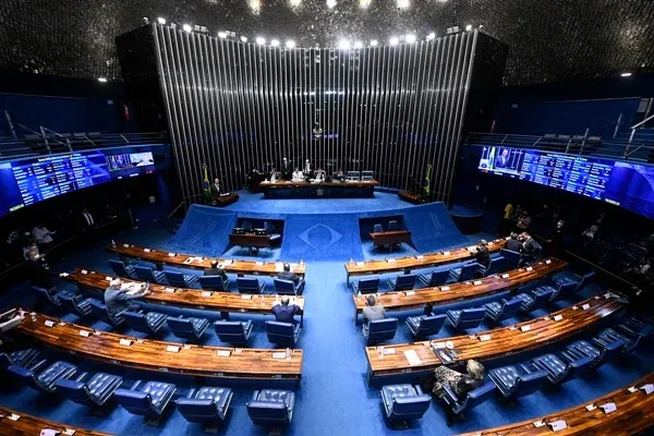 Na primeira votação, o placar foi de 72 a 1. Na segunda, foram 67 favoráveis e apenas 1 contrário