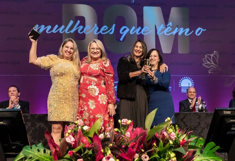 No evento, também foi homenageada a empresária Odila Gasparotti Serea, que recebeu o prêmio em 2020