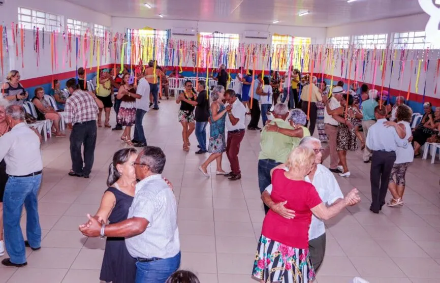 O Baile da Terceira Idade está de volta nesta quarta-feira, dia 8, a partir das 13h30 horas, no Centro de Convivência dos Idosos (CCI), no Jardim Aeroporto.