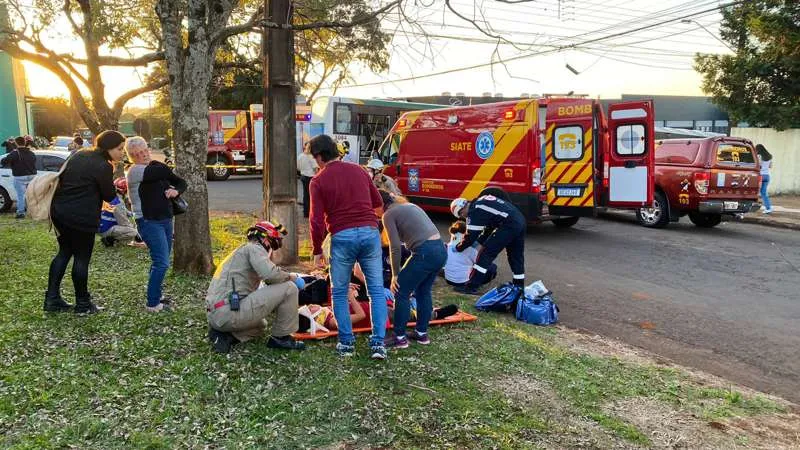 Os veículos bateram cruzamento entre as Ruas Ponta Grossa e Aramis Athayde, no Bairro São Cristóvão