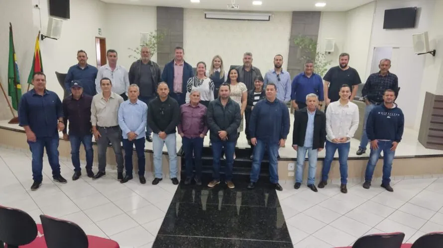 Representantes das Câmaras do Vale se reuniram em Ivaiporã