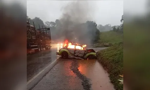 Casal morre carbonizado em acidente no Paraná