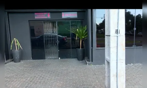 Jovem de 24 anos é morto a tiros em frente a casa noturna