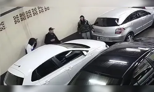 Ladrões invadem garagem de usados e furtam três carros em Rolândia