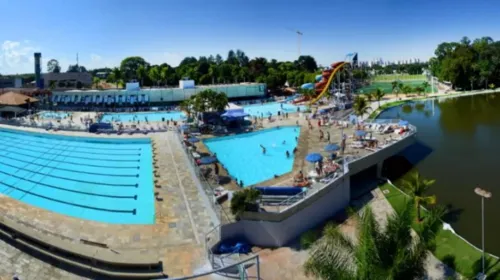 A vítima morreu após saltar de um trampolim em uma piscina de um clube em Goiânia