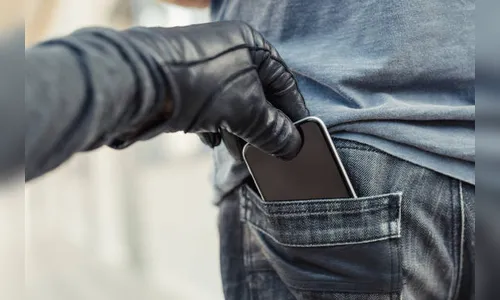 Homem é agredido e tem celular levado no centro de Apucarana