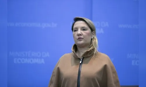 Nova presidente da Caixa afasta seis consultores ligados a Guimarães