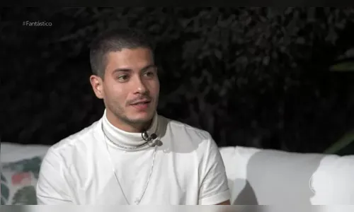 Arthur cancela turnê e anuncia que passará por cirurgia